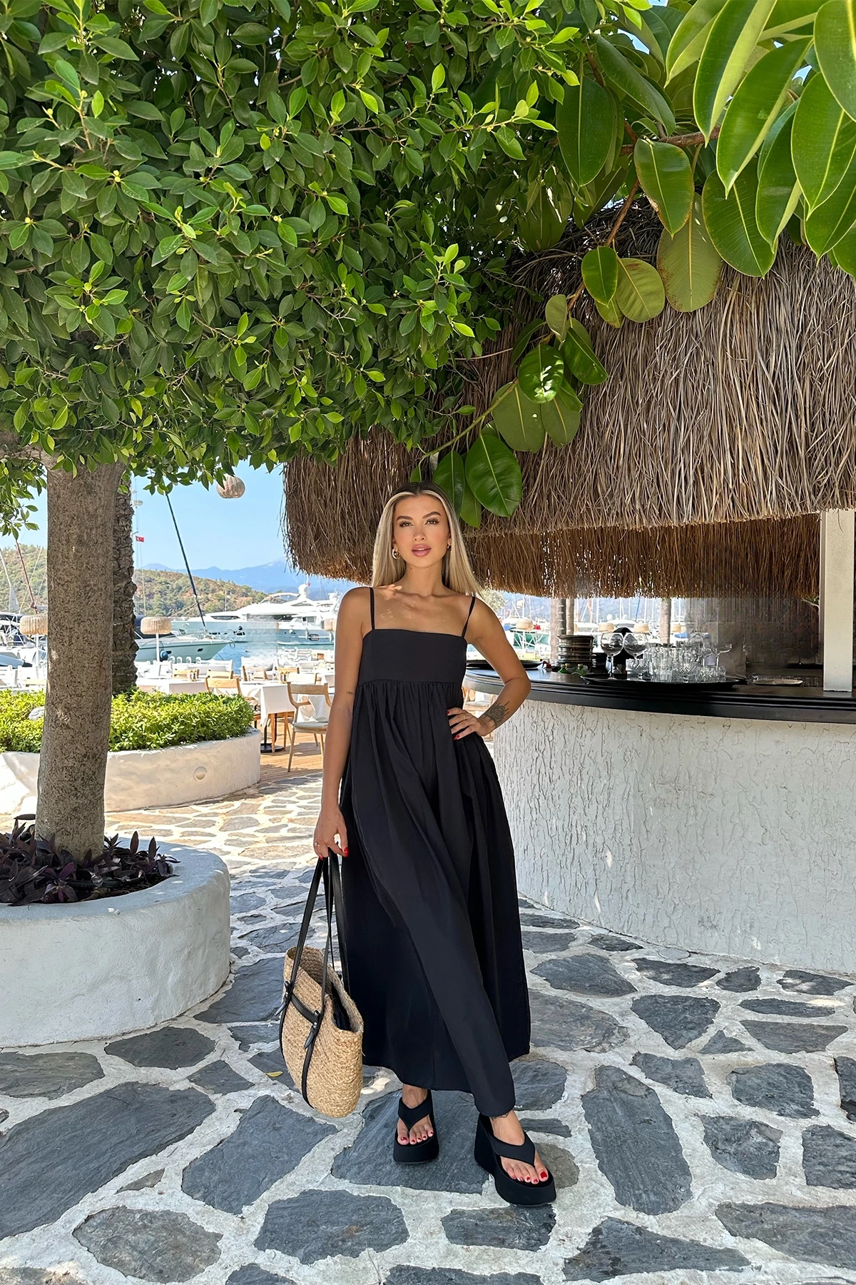 Long dress With Black Strap